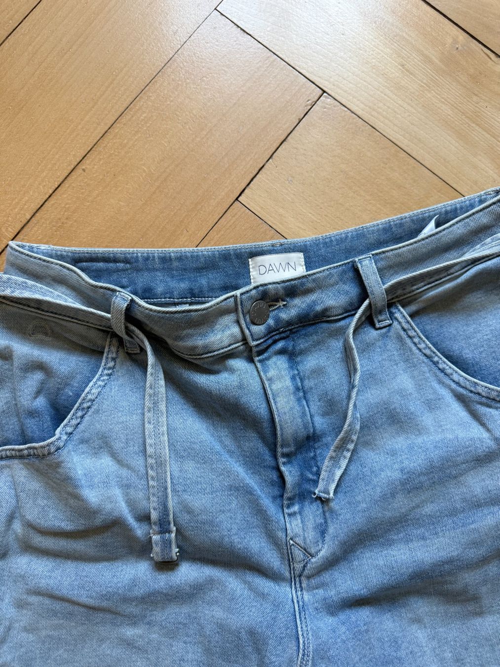 Jeans: DAWN - Blinky Jeansshorts hellblau W30 – Gebraucht aus Zürich von Diazaio 1
