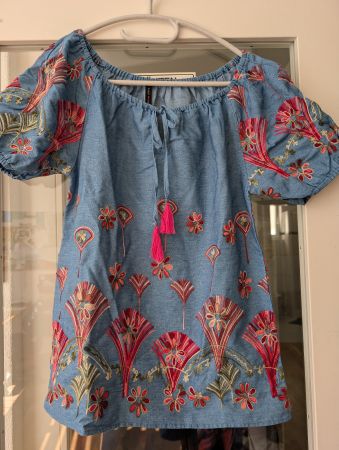 Bestickte Sommerbluse, Grösse S bis M