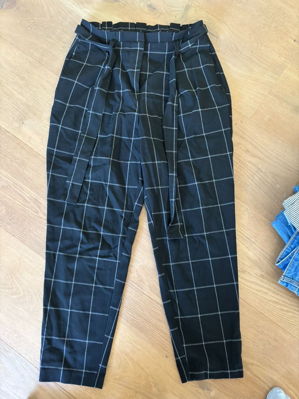 Pantaloni: ONLY Hose mit Karomuster, Gr. 36 – Usato da Pfäffikon ZH venduto da sunshine9500