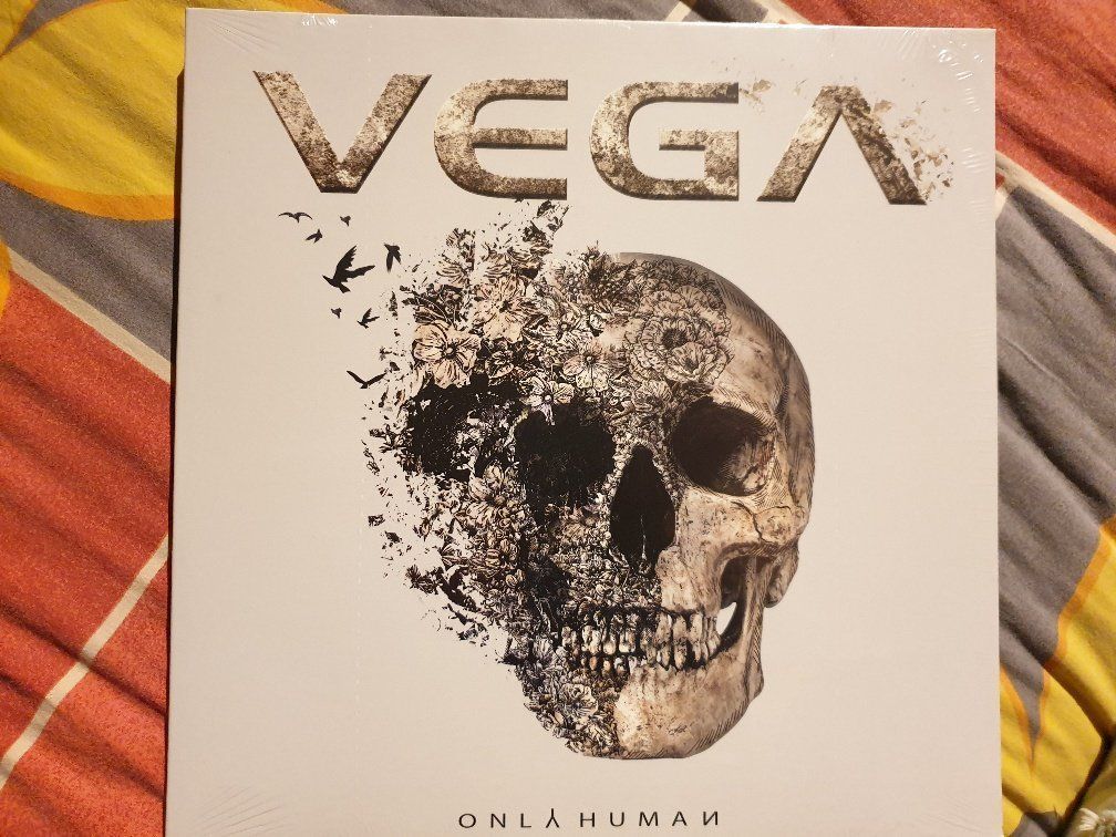 Vinyles: Vega – Only Human – Neuf avec emballage d'origine à Brittnau par Zibu