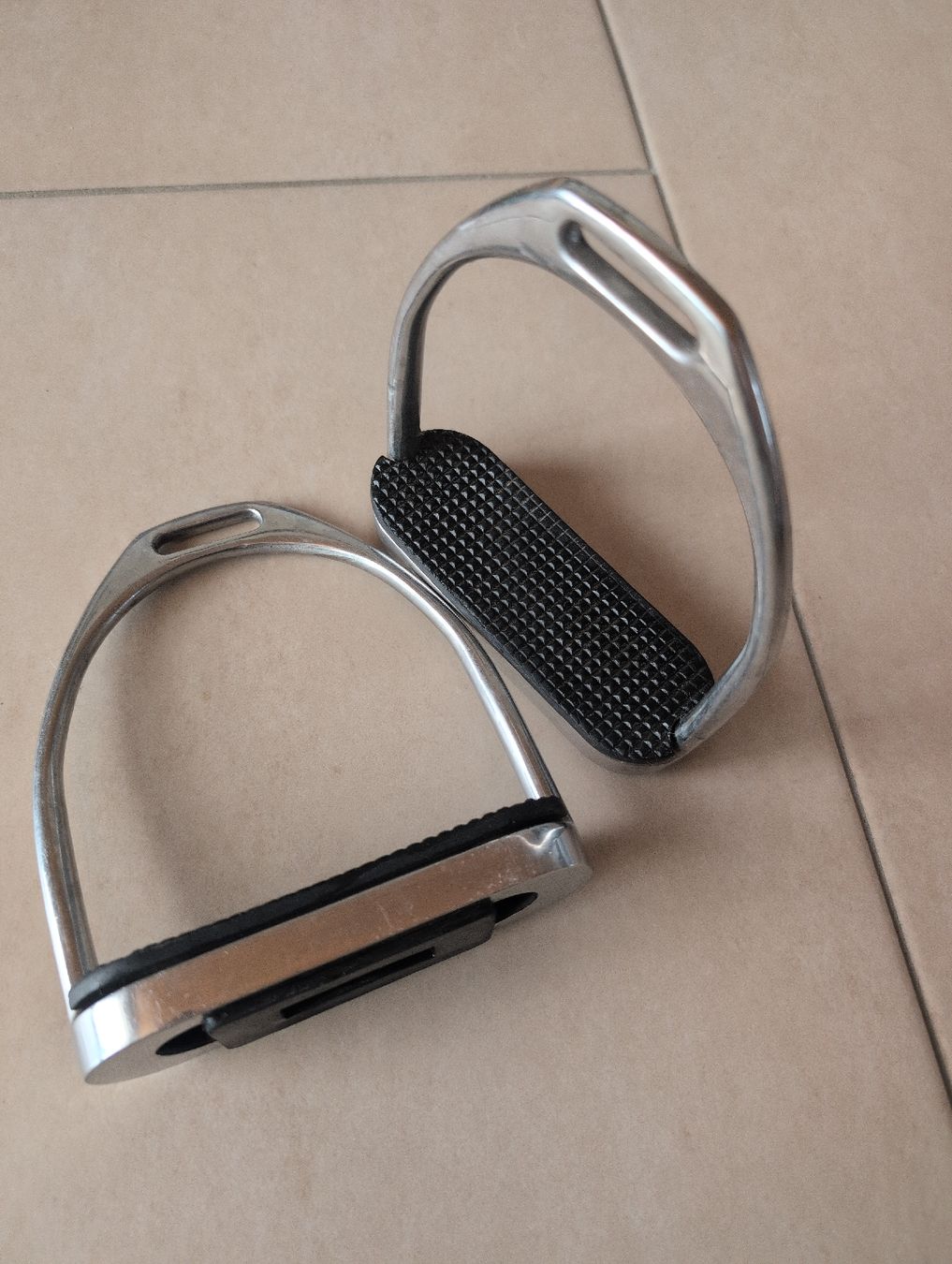 Selle & Accessori: Sprenger Steigbügel  – Usato da Glattbrugg venduto da Rose198
