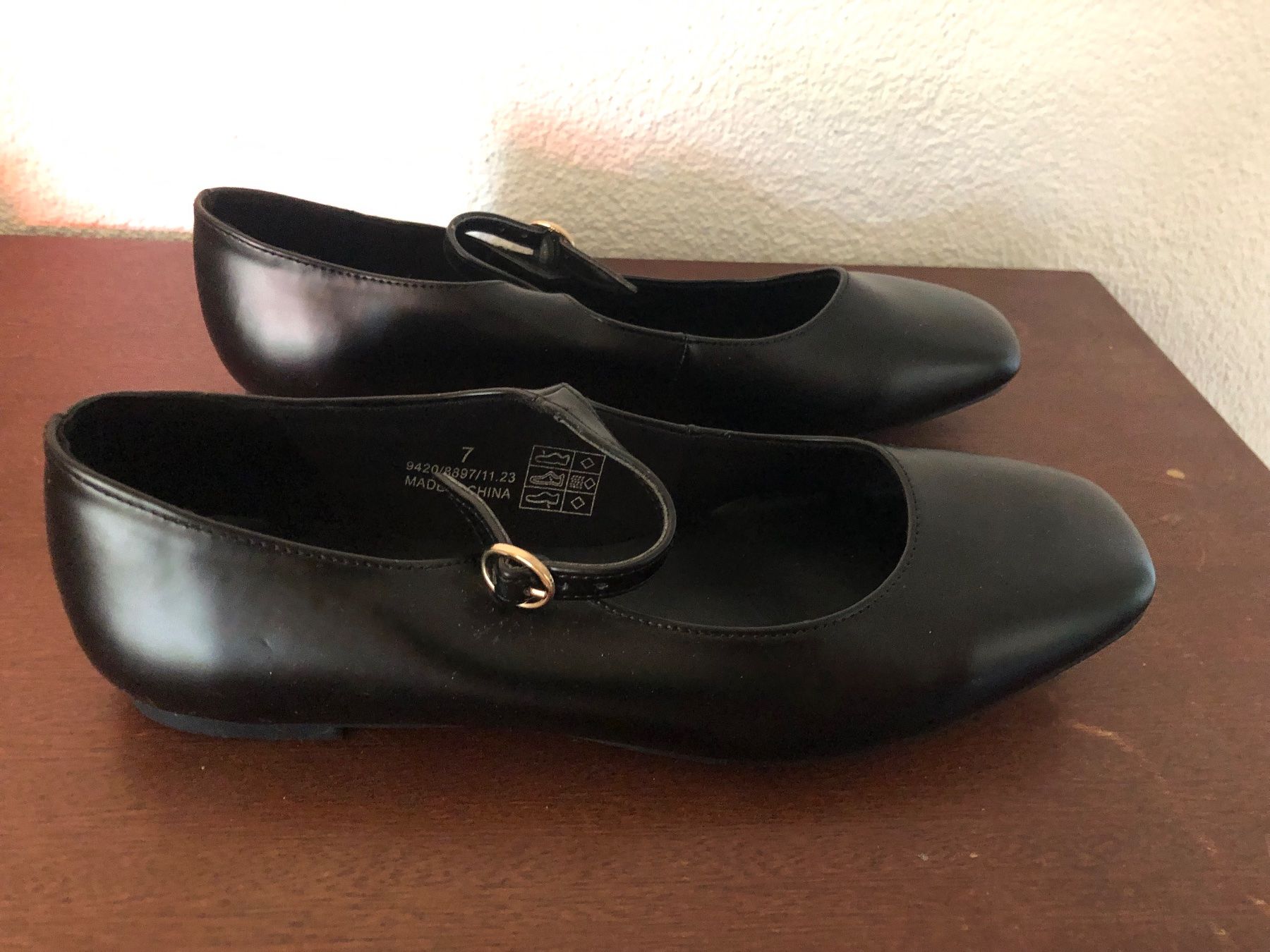 Damenschuhe: Schwarze Riemchenballerinas – Neu (gemäss Beschreibung) aus Egg b. Zürich von Nyborg_33