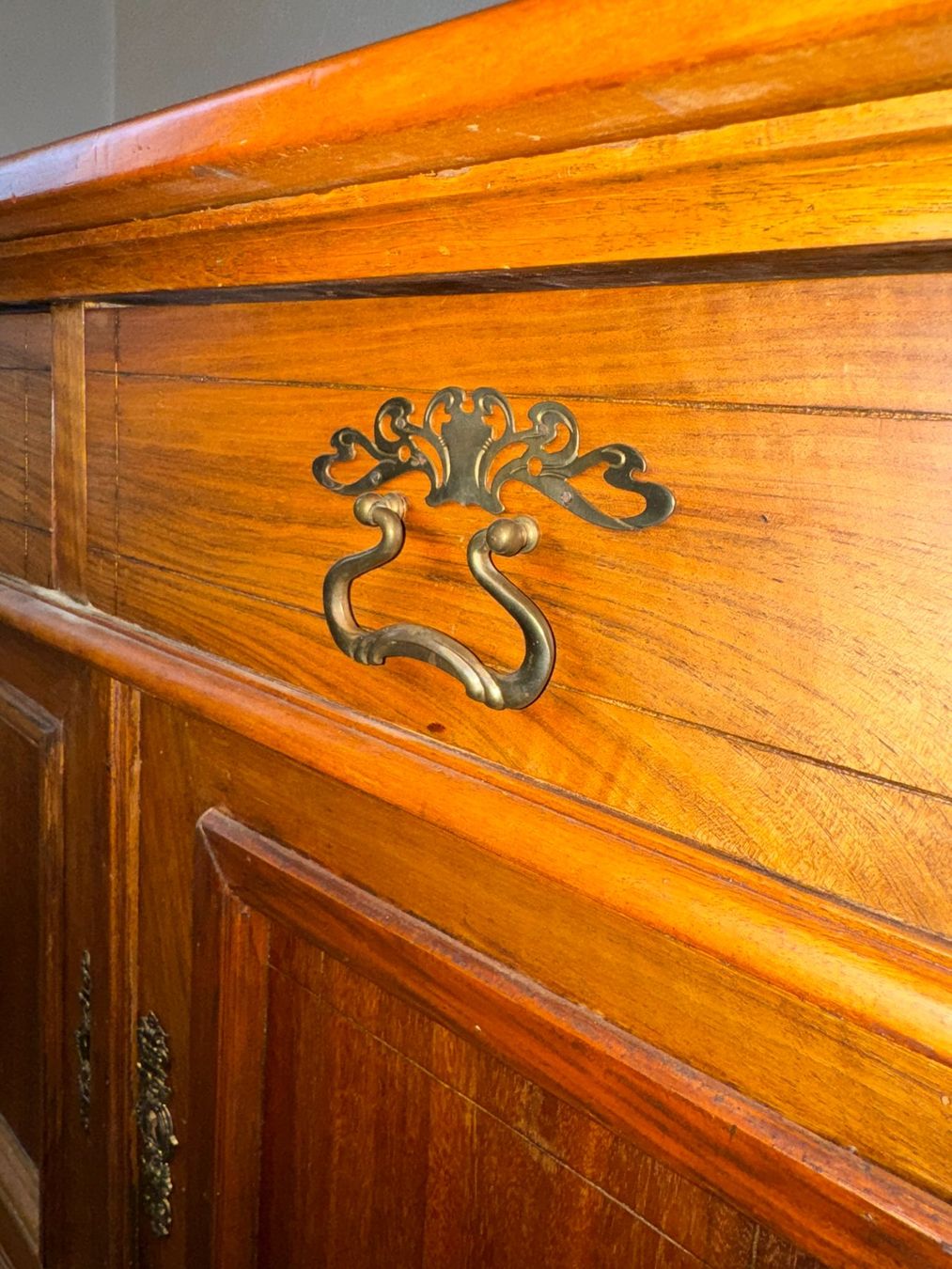 Commodes: Schöne antike Anrichte / Möbel – D'occasion à Hinwil par Oivil04 2