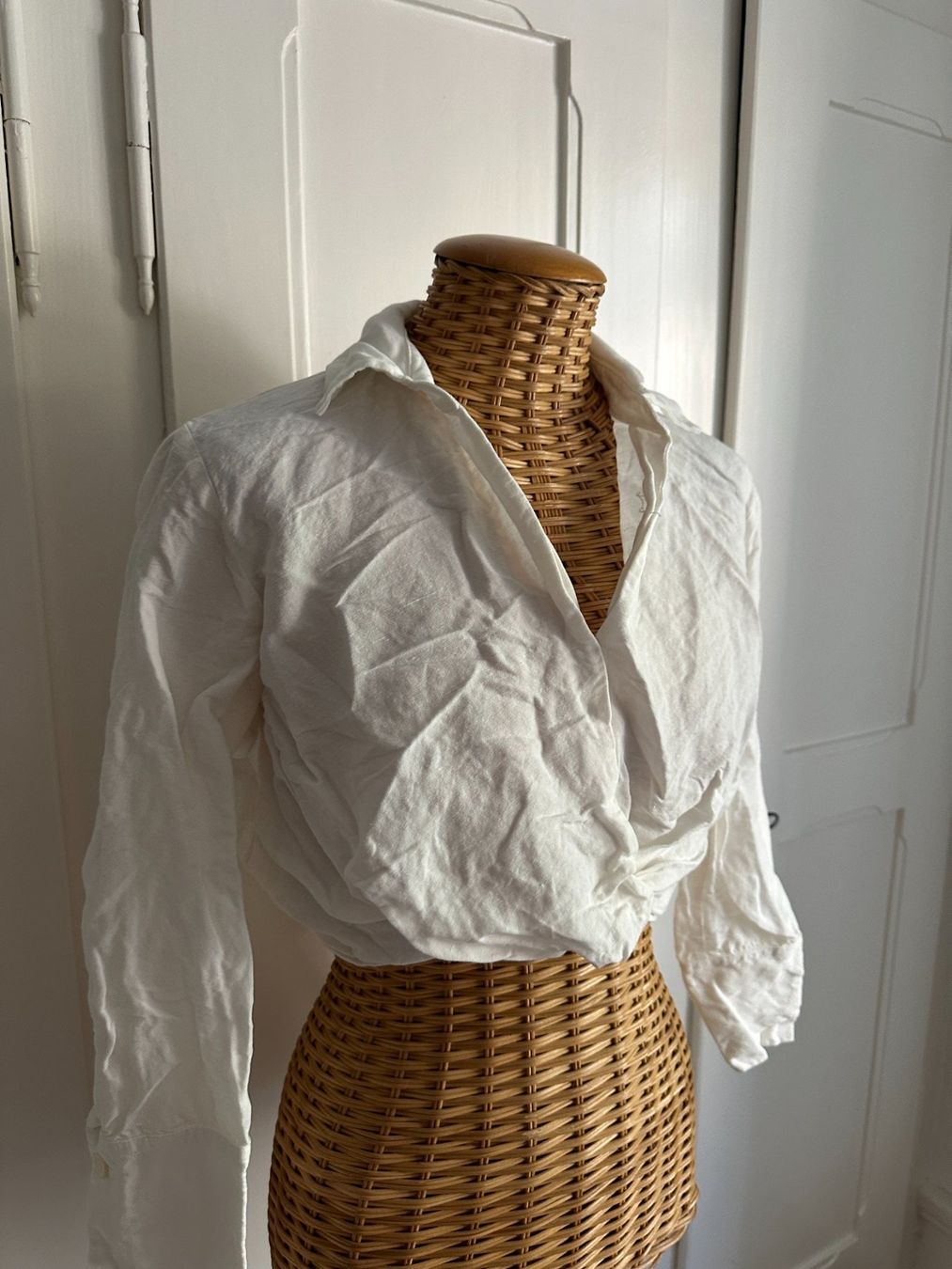 Zara Camicette: ZARA - cropped Leinen Bluse weiss L – Usato da Zürich venduto da Diazaio 1