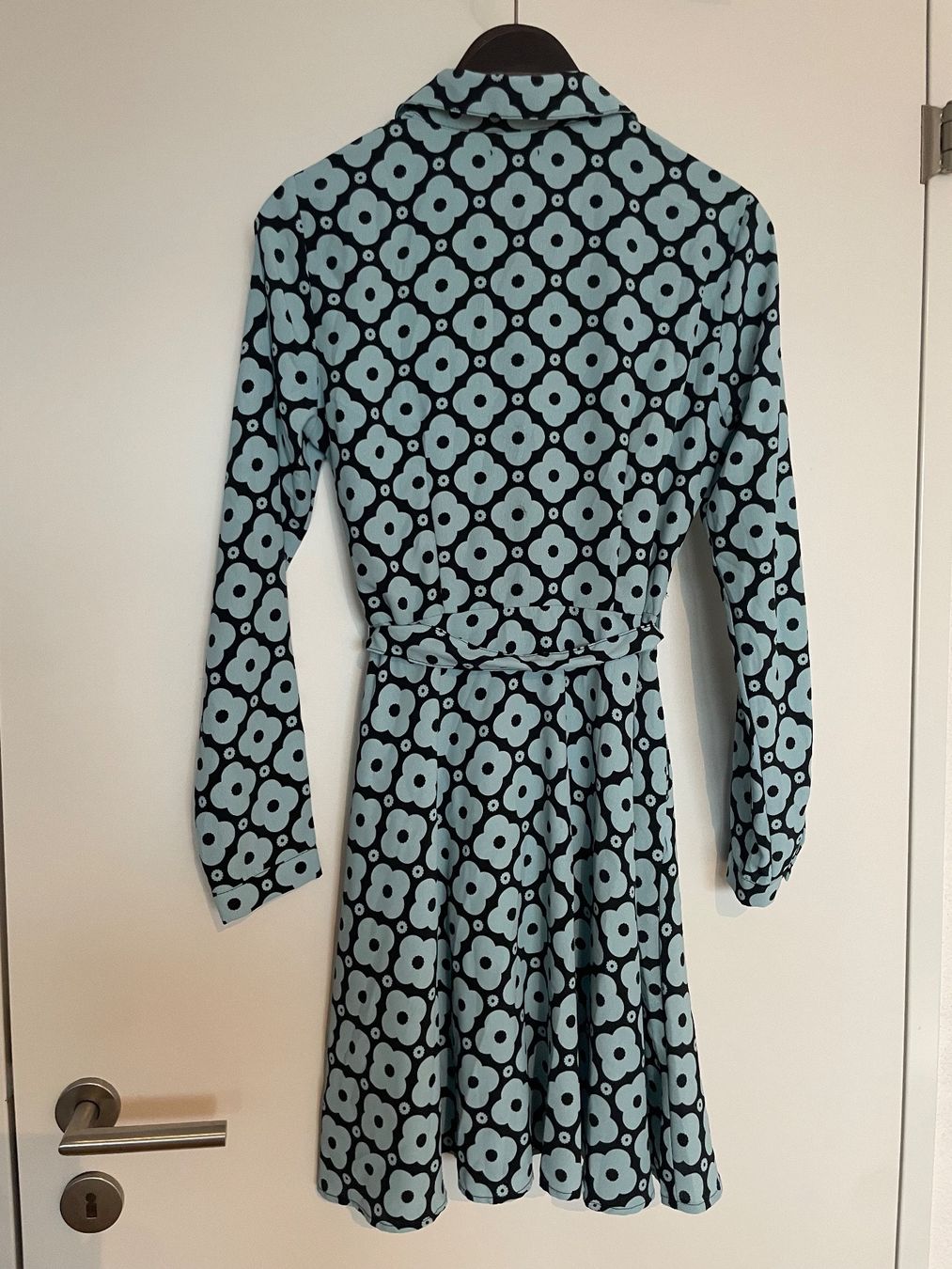 Kleider: Reserved Kleid mit Muster - NEU! – Neu und originalverpackt aus Pfäffikon SZ von ansyyy 3