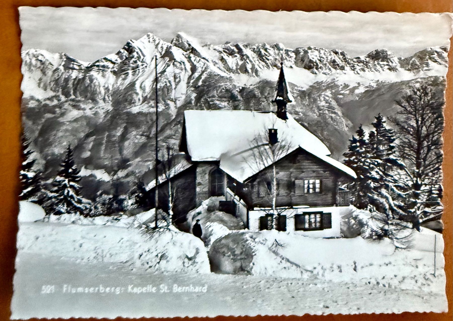 Cartoline postali: Flumserberg  - Kapelle St. Bernhard 1964 – Usato da Lutry venduto da Ediego