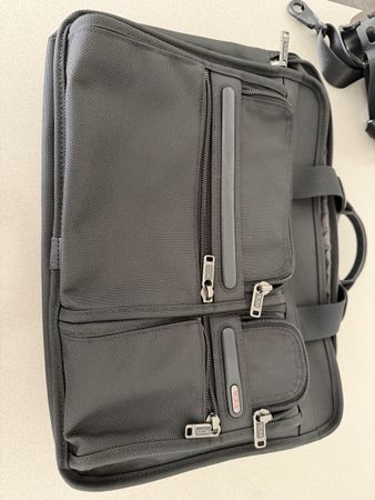 Laptoptasche Tumi schwarz mit Schultergurt guter Zustand