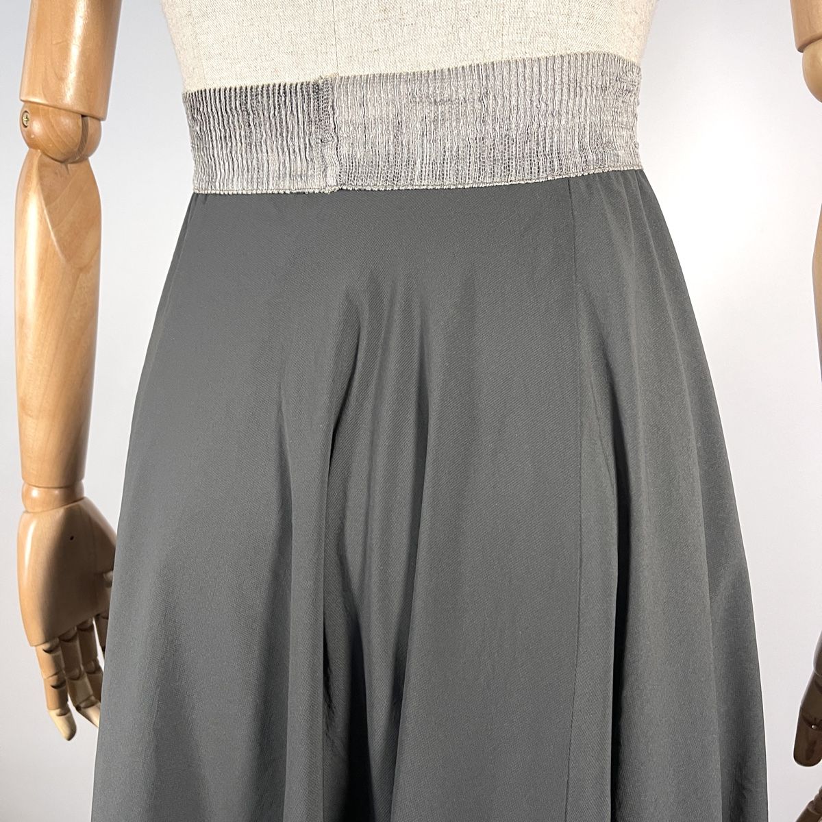 Lilith Gonne: LILITH Gray Skirt – Nuovo (secondo la descrizione) da Emmen venduto da Nightingale_2022 5