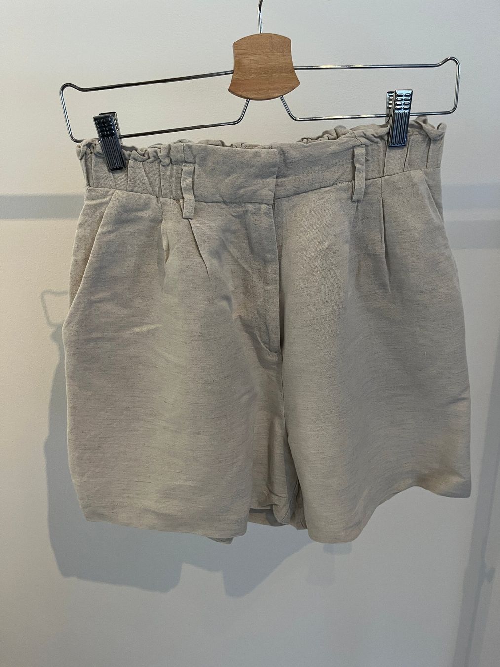H&M Pantaloni: Short beige, H&M – Usato da Savagnier venduto da taianab