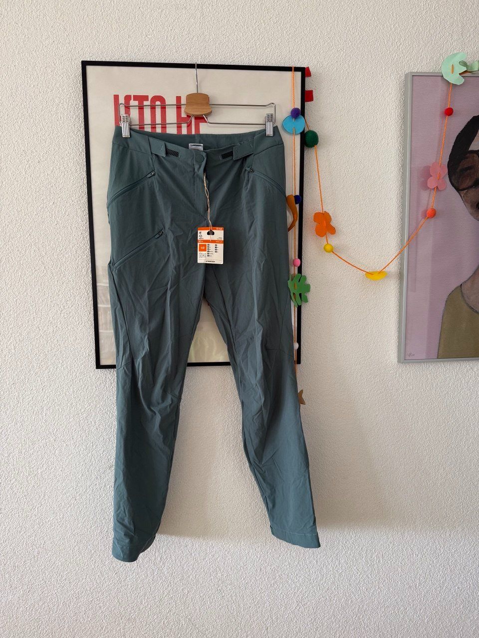Decathlon Pantaloni: Hiking pants, size M – Nuovo e nell'imballaggio originale da Zürich venduto da futurmutur