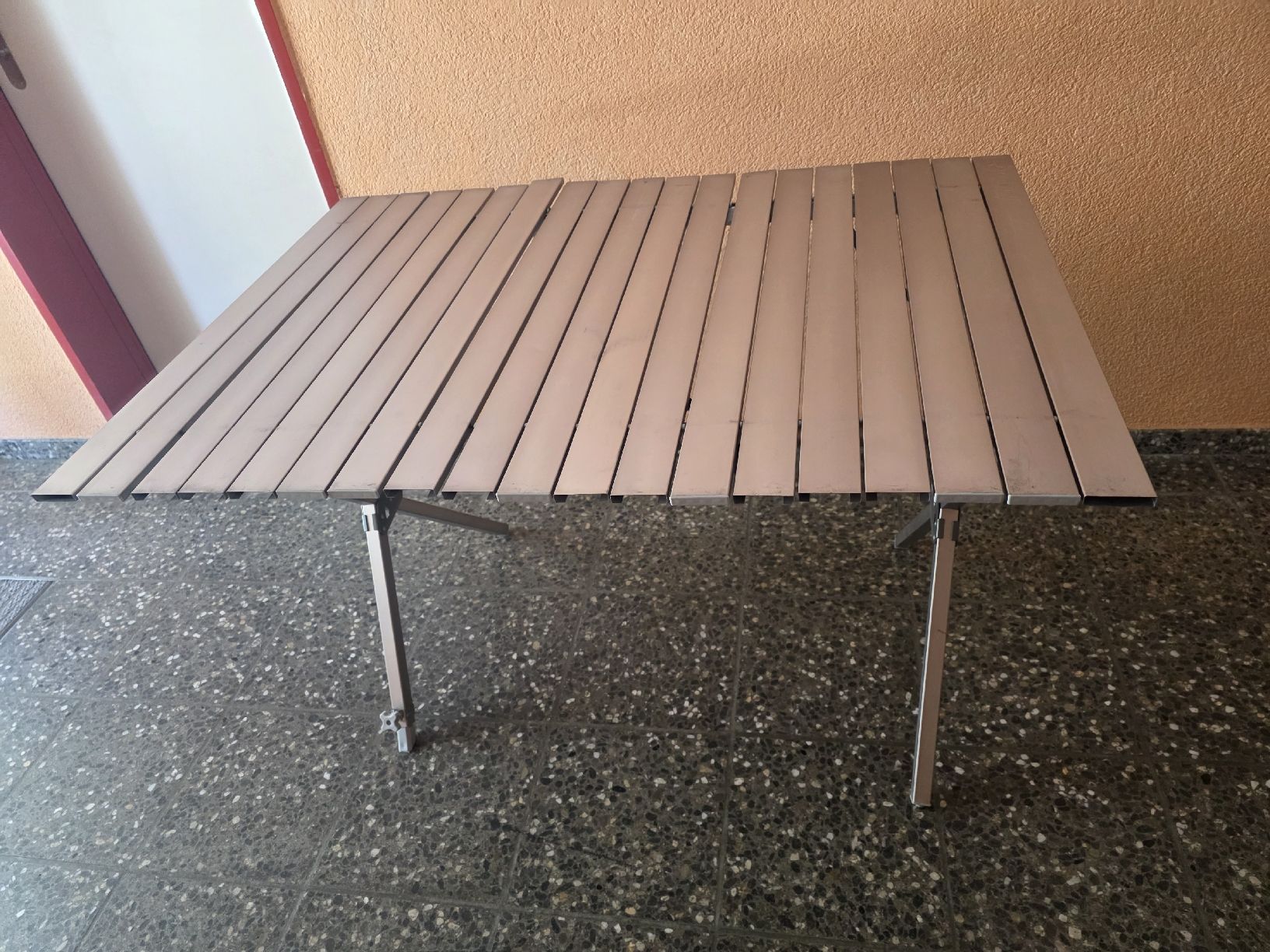 Outwell Tavoli: Campingtisch Outwell  – Usato da Bachenbülach venduto da Dominik-20