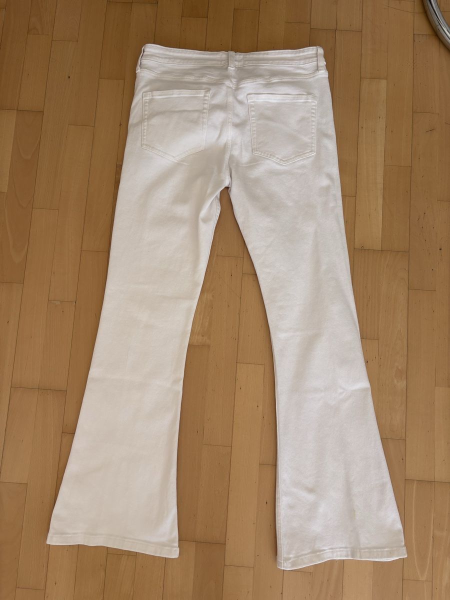 Asos Jeans: ASOS White Flared Jeans W32 L32 – Usato da Zürich venduto da Grothschild 2