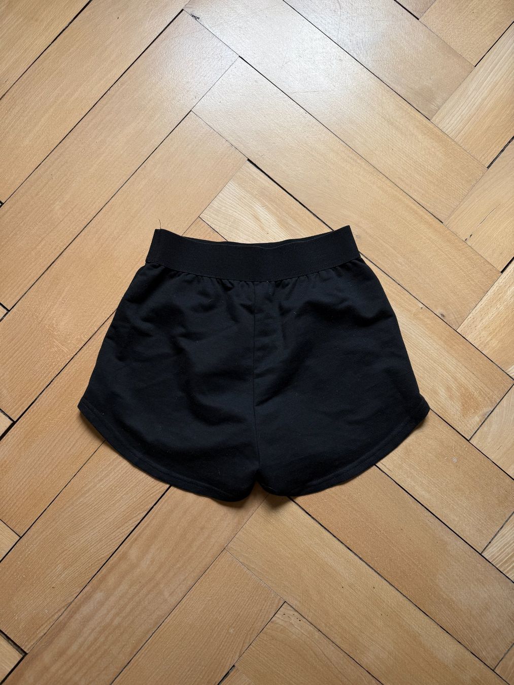 Shein Pantaloni: Shorts schwarz sportlich 34 – Usato da Zürich venduto da Diazaio 1