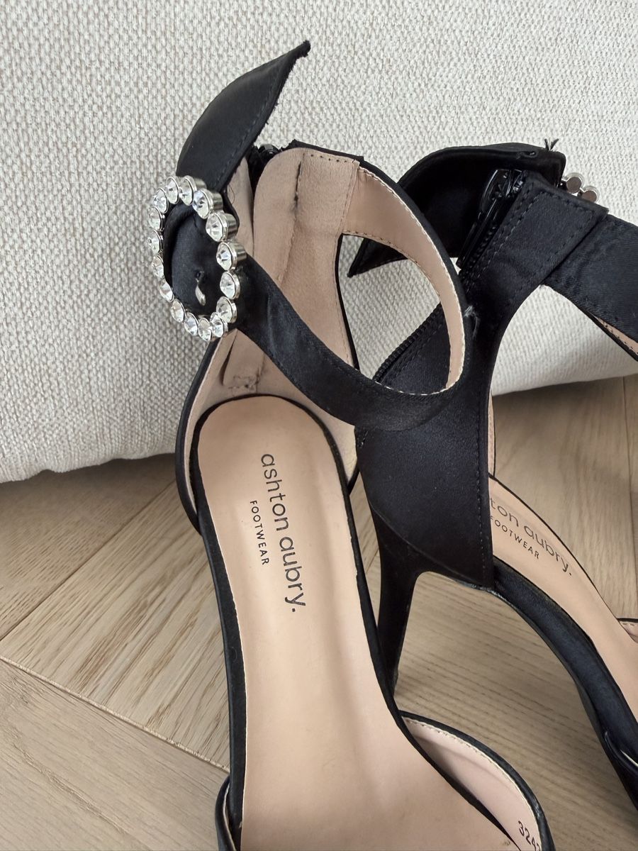 Scarpe da donna: Kleines Pumps Schuhpaket Gr. 36 – Nuovo (secondo la descrizione) da Horgen venduto da Christina93Jolina 1