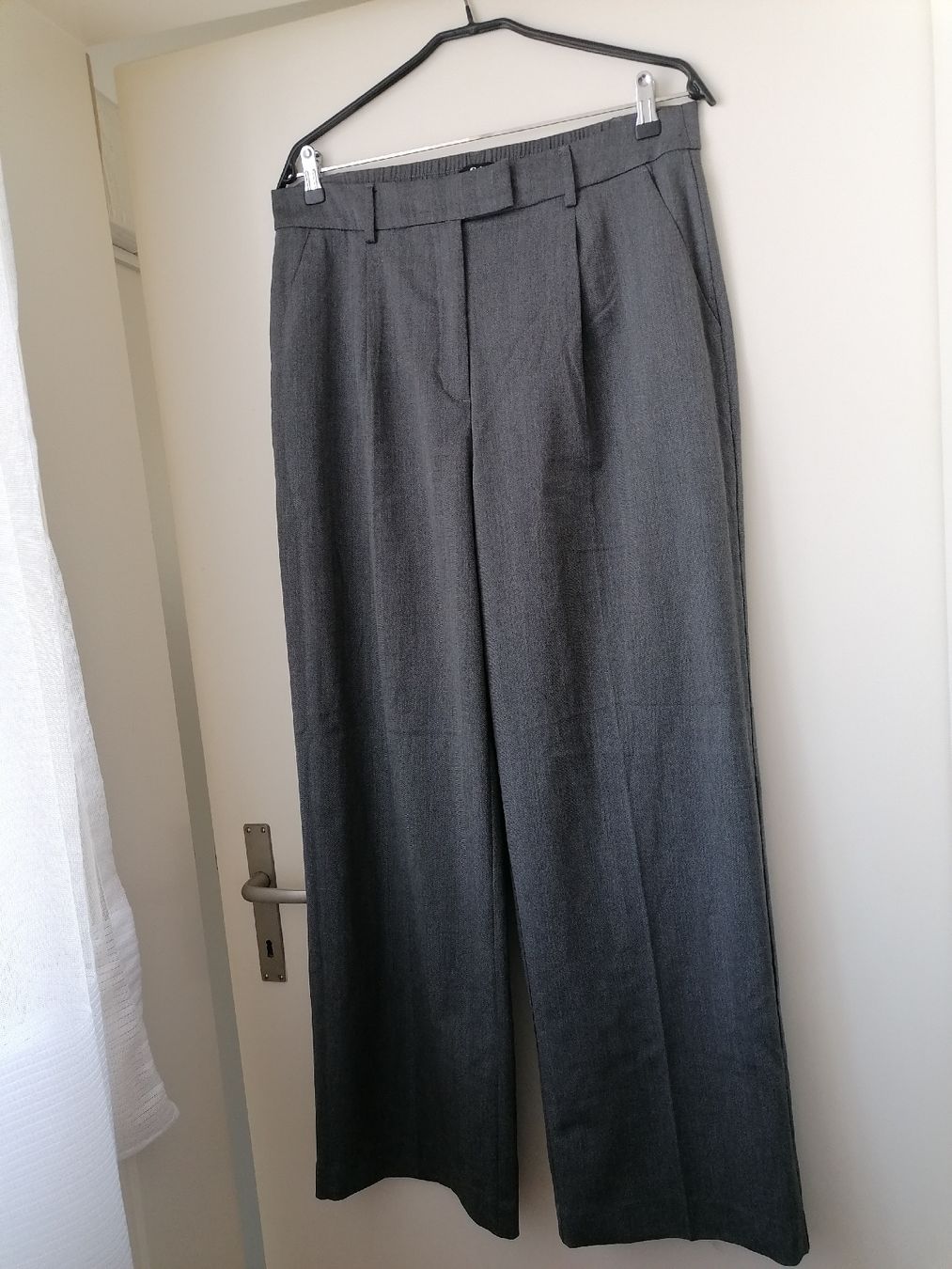 C&A Pantaloni: Damenhose, Gr. 42 – Nuovo (secondo la descrizione) da Zug venduto da Annina29