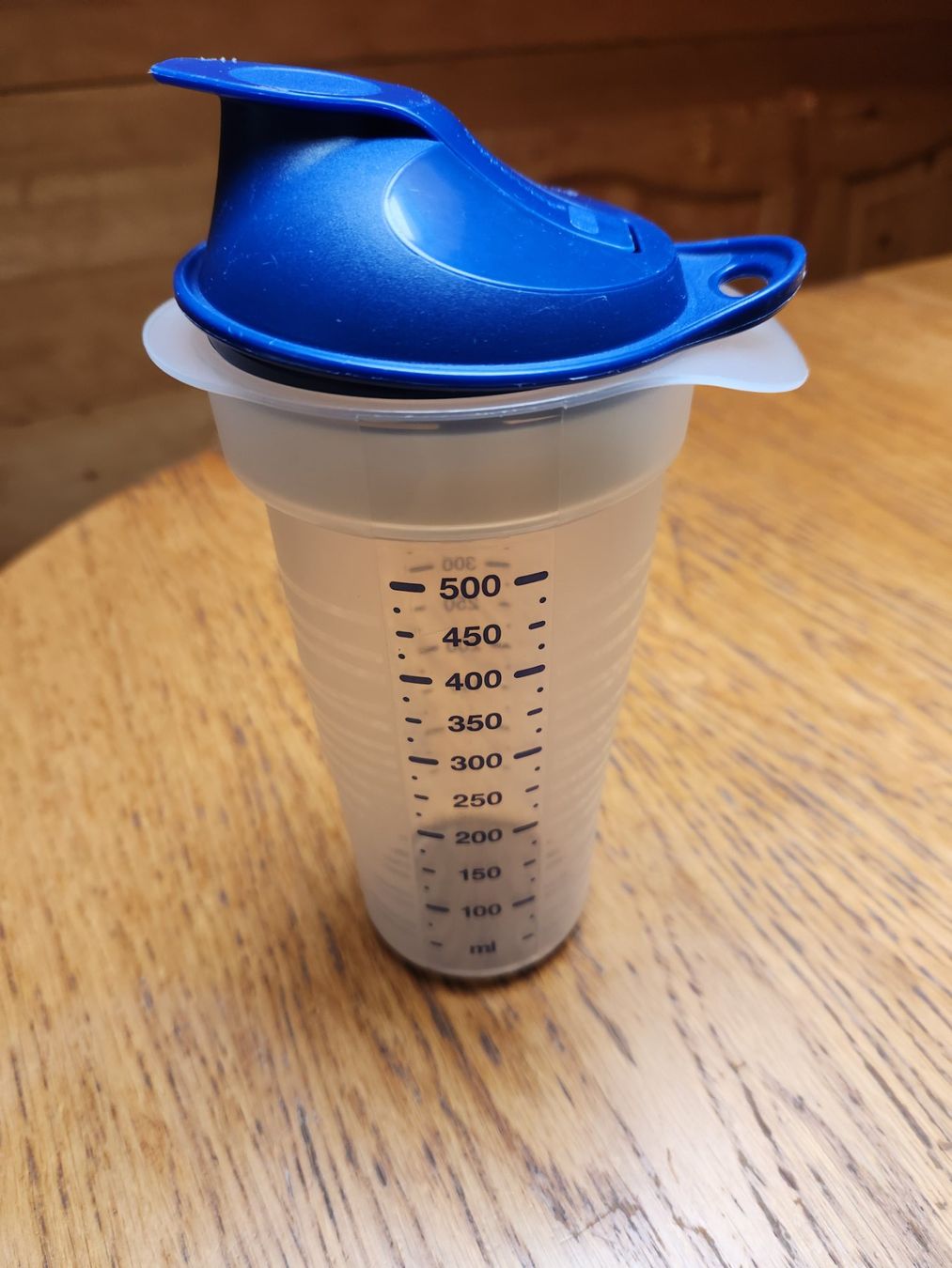 Tupperware Contenitori & Simili: Tupperware Shaker 500ml mit Teiler – Usato da Gstaad venduto da Meiel2020