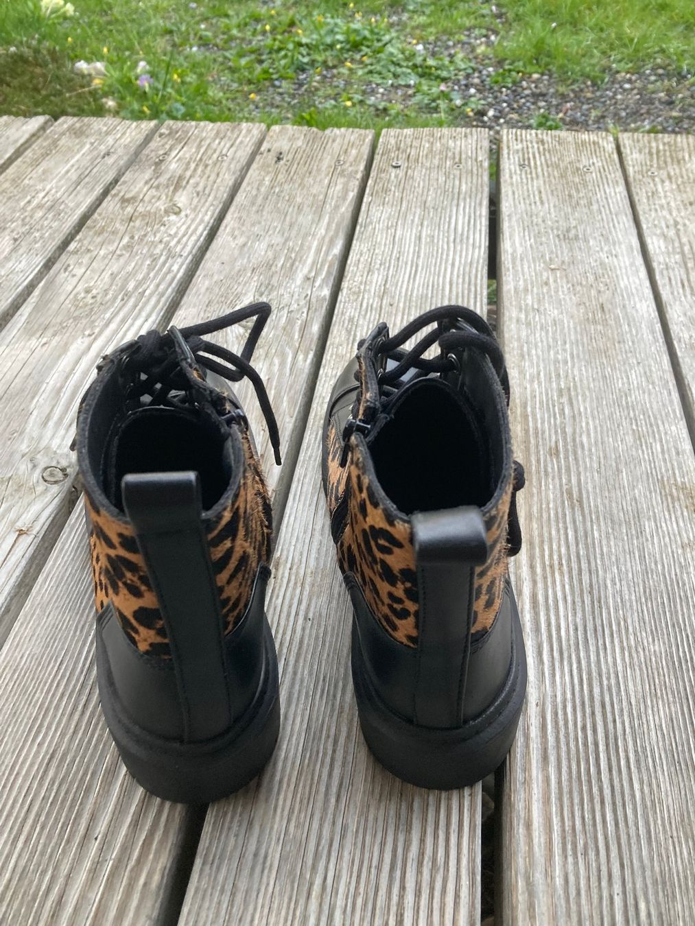 Scarpe da donna: Schuhe: ungetragene Boots mit Leopardenmuster, Grösse 41 – Nuovo (secondo la descrizione) da Hinteregg venduto da pantani70 2