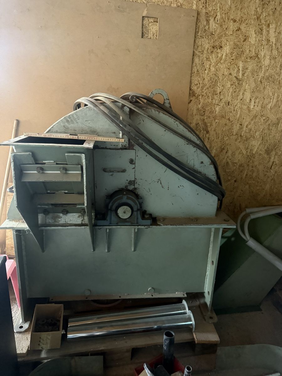Toutes les machines: Holzhacker Scheibenhacker mit Elektromotor – D'occasion à Oberschrot par stuntman-bob