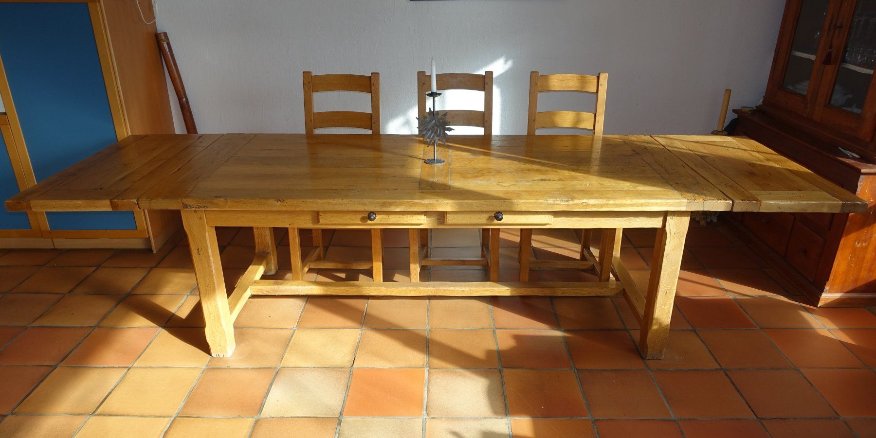 Tables: Klostertisch massiv, Eiche, ausziehbar, Stühle, Hocker – D'occasion à St. Pantaleon par datendrang1 1