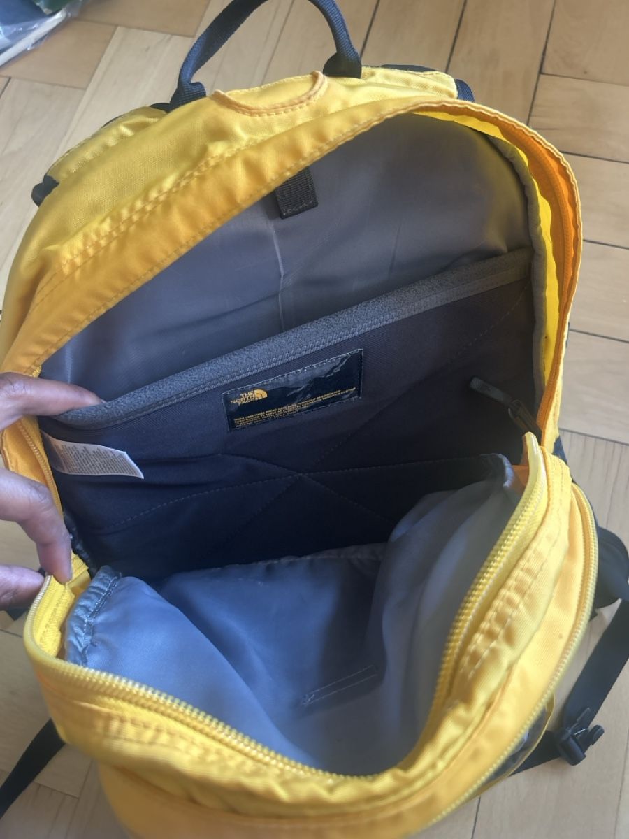 North Face Zaini: The North Face Borealis Classic Backpack 29L yellow/black – Usato da Zürich venduto da nis_2zl8 2