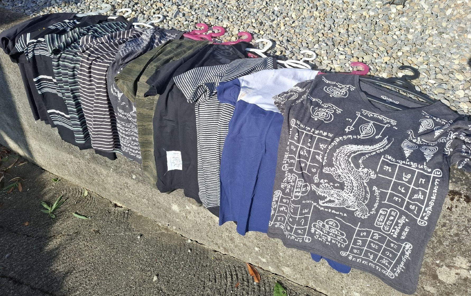 T-shirt: 10 schöne T'shirts L – Usato da Hunzenschwil venduto da Hardrock6