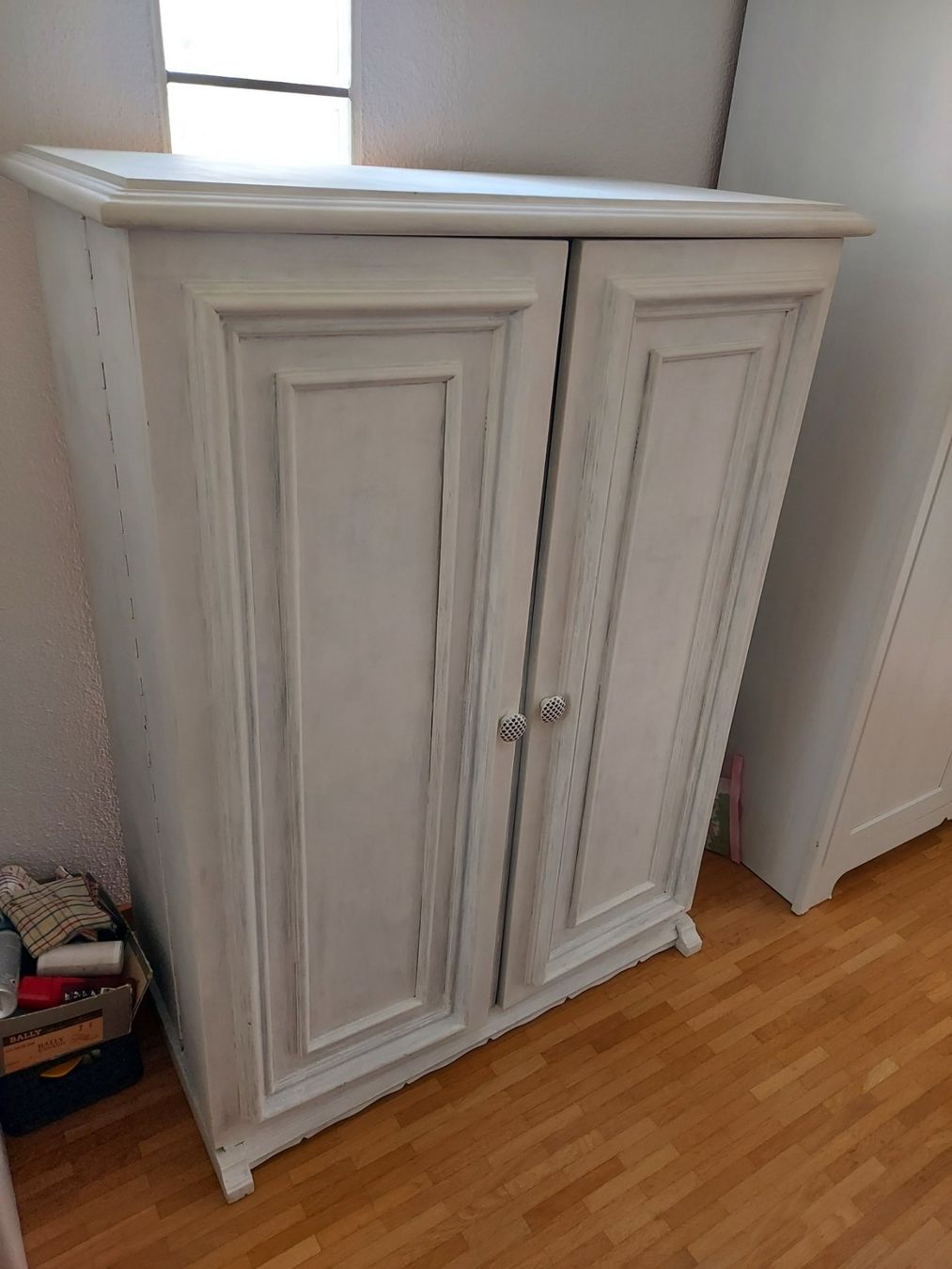 Armoires: SCHUHSCHRANK HOLZ "SHABBY" ANGEMALT – D'occasion à Zeiningen par elcanaja