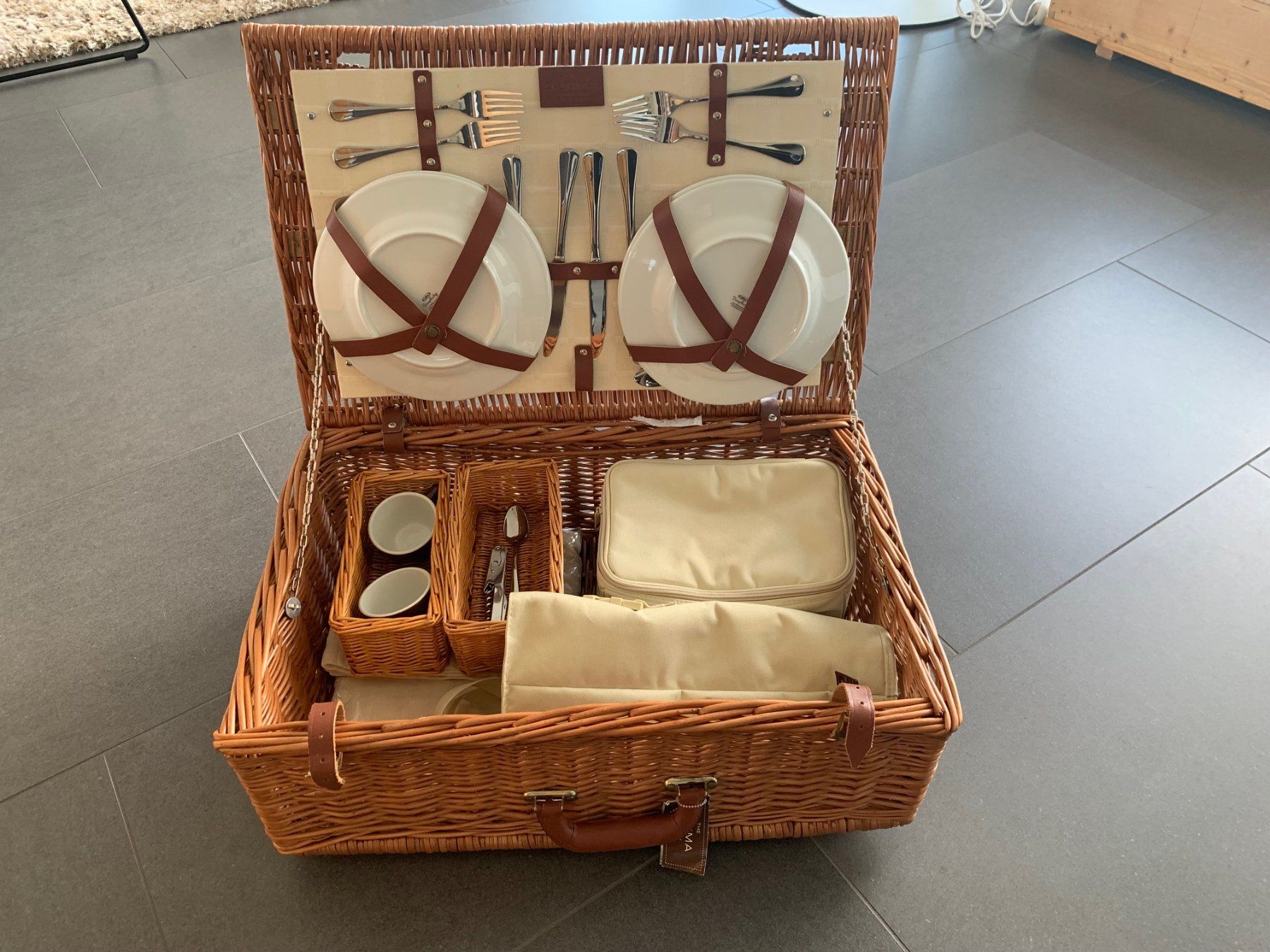Reisekoffer: Picknick-Koffer - neu – Gebraucht aus Wollerau von