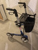Rollator Carbon sehr leicht. blau faltbar guter Zustand