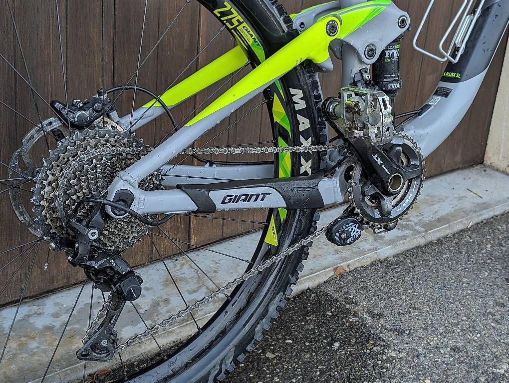 Vélos: Vélo tout suspendu Giant Taille M – D'occasion à Vevey par NikoSBZ 4