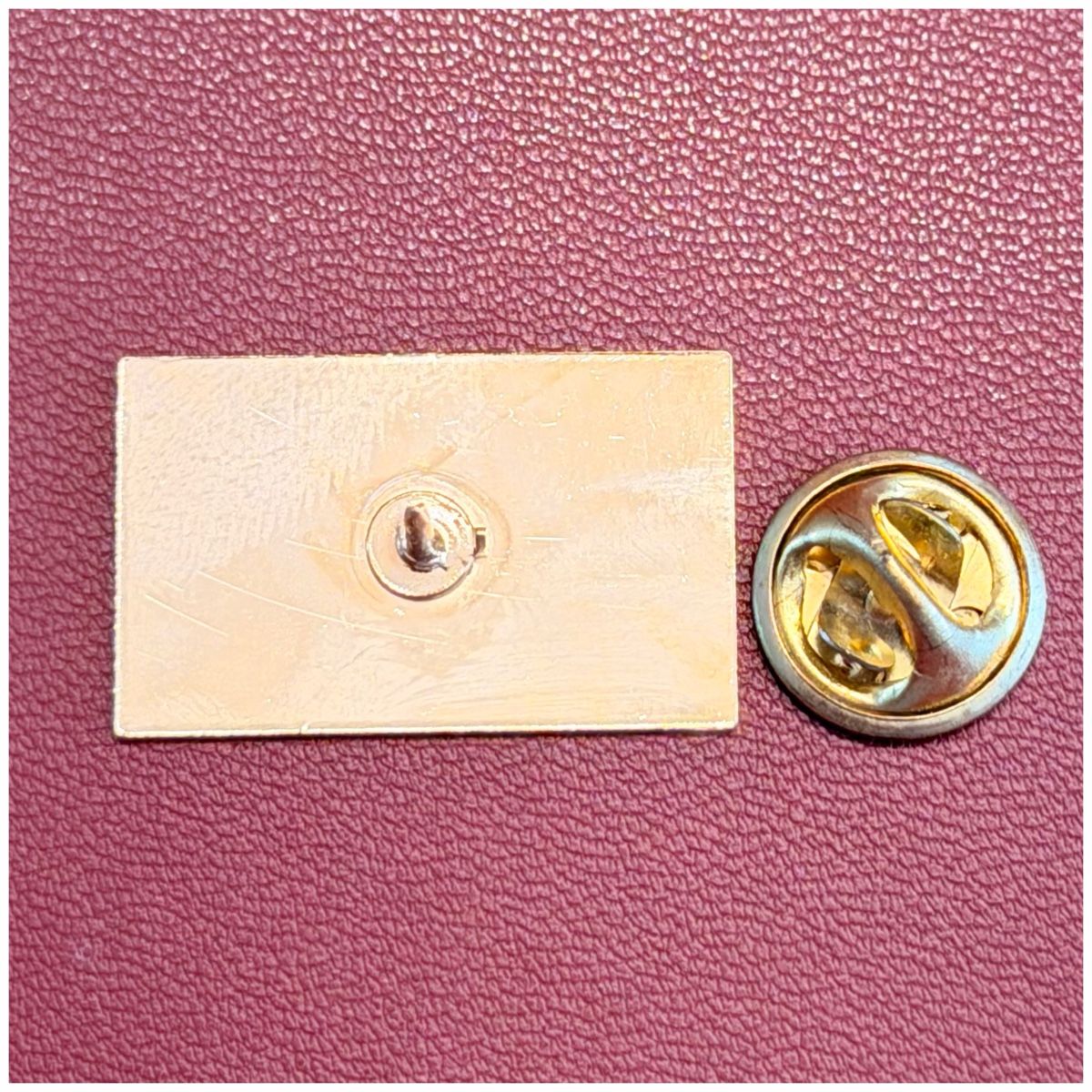 Swiss Placchette & Badge: Vintage-Pin von Caffè Chicco d'Oro – Nuovo (secondo la descrizione) da Schlieren venduto da RoPue 1