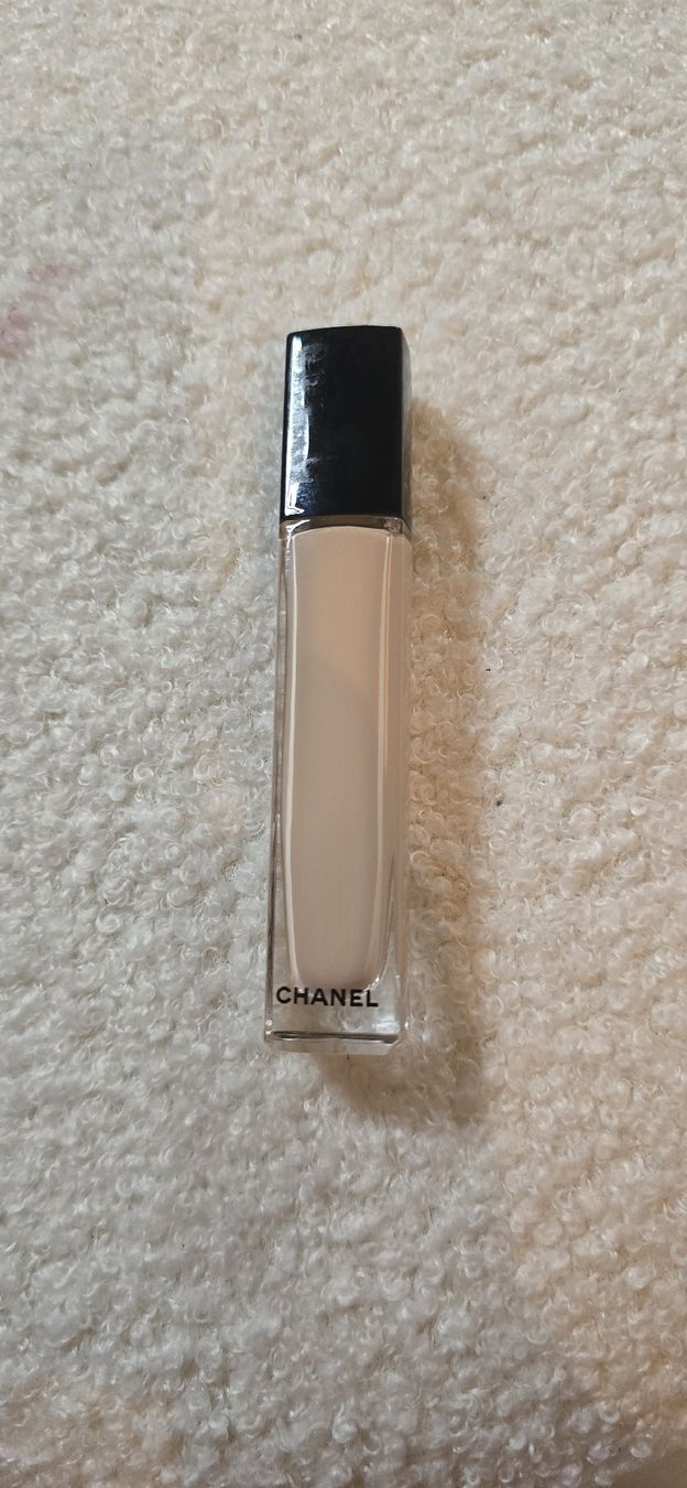Chanel Maquillage: correcteur B00 les Beiges  – Neuf avec emballage d'origine à Martigny par zin_y9tt