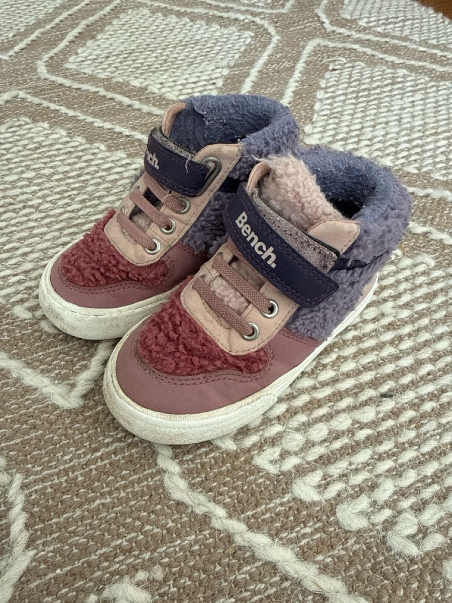 Bench Chaussures garçon: Gefütterte Sneakers Bench 24 – D'occasion à Rotkreuz par meninaa