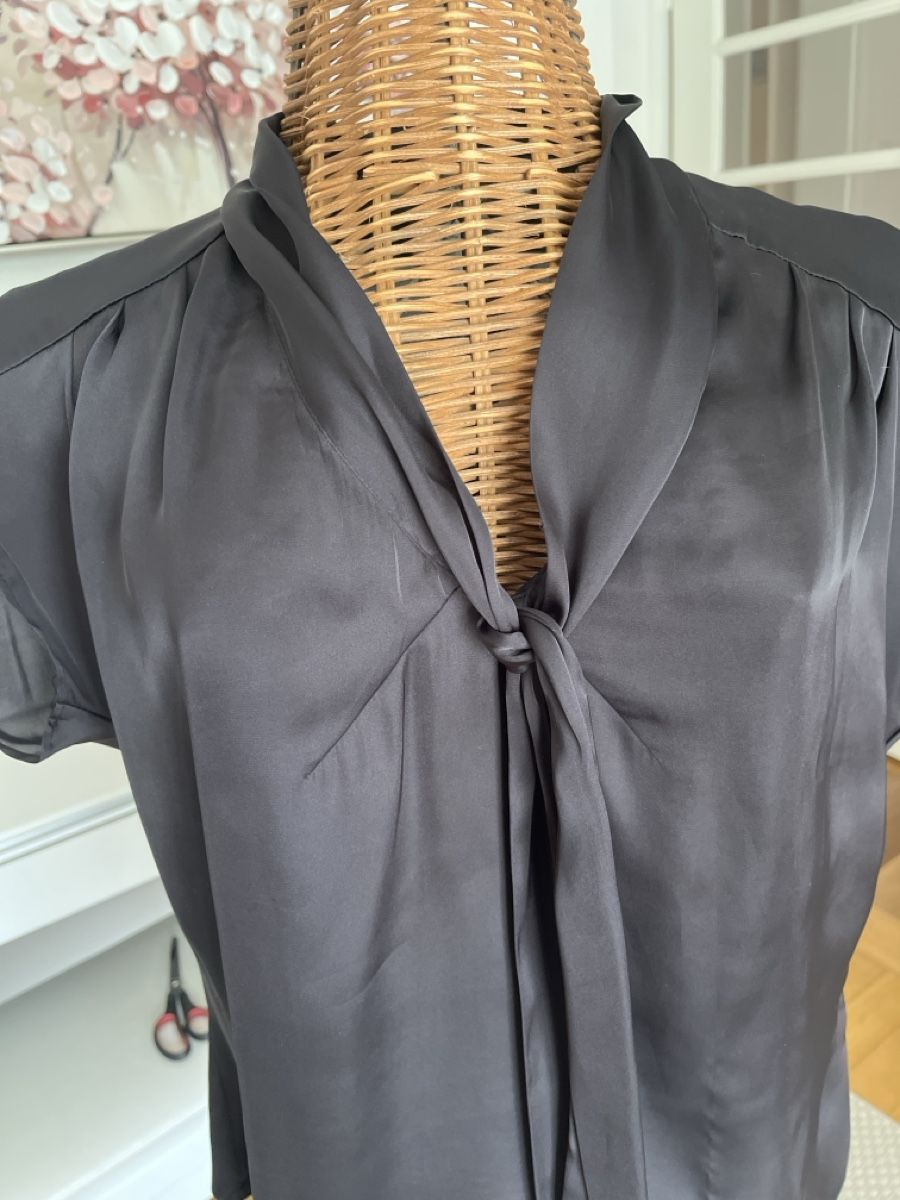 H&M Blusen: Bluse mit Schleife, H&M, 36 – Gebraucht aus Solothurn von Bobesch08 3