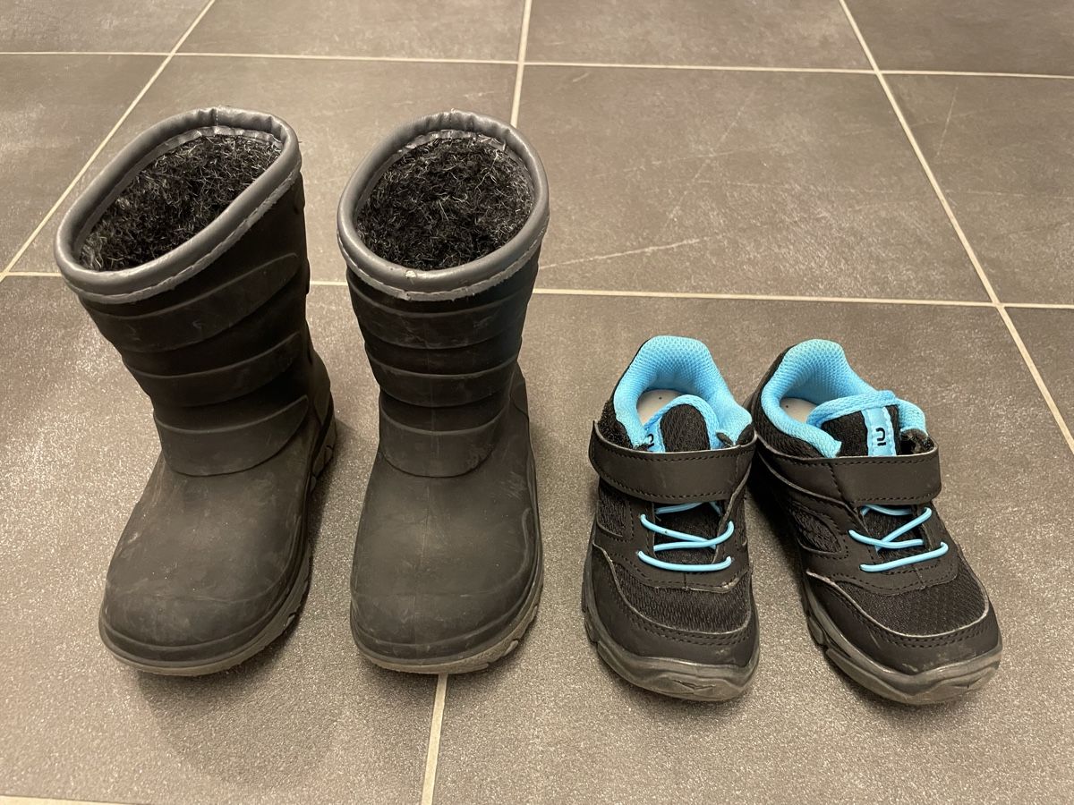 Scarpe per ragazzi: Stiefel und Schuhe gr.23 – Usato da Winkel venduto da jen_5wrx