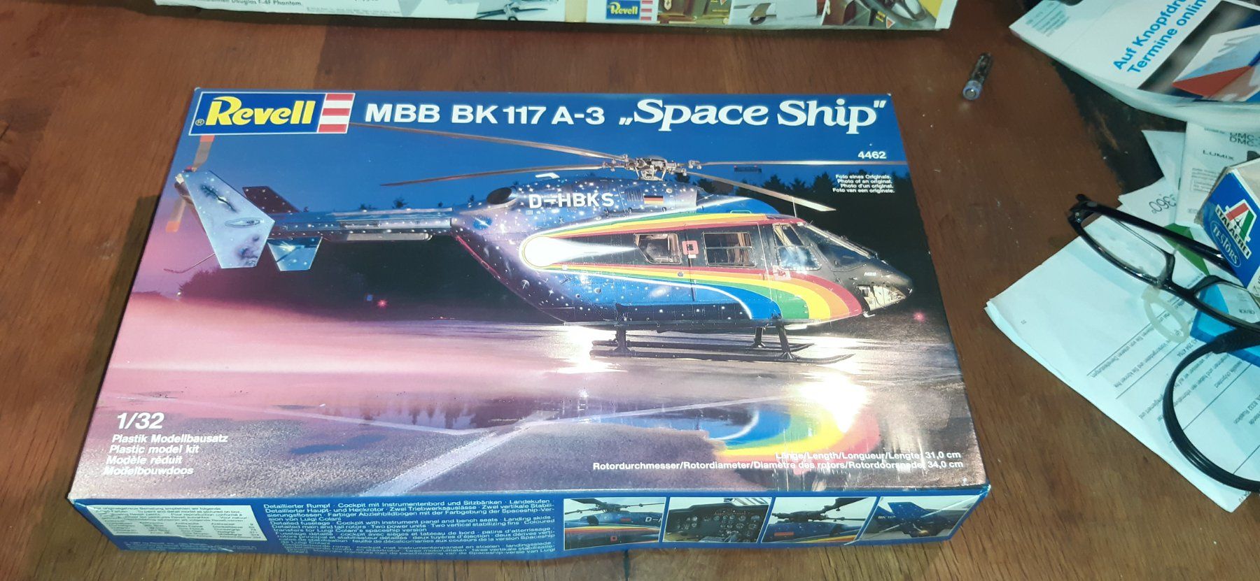 Revell Modellbausätze & Standmodelle: MBB BK 117 A-3 Space Ship 1:32 REVELL – Gebraucht aus Fehraltorf von