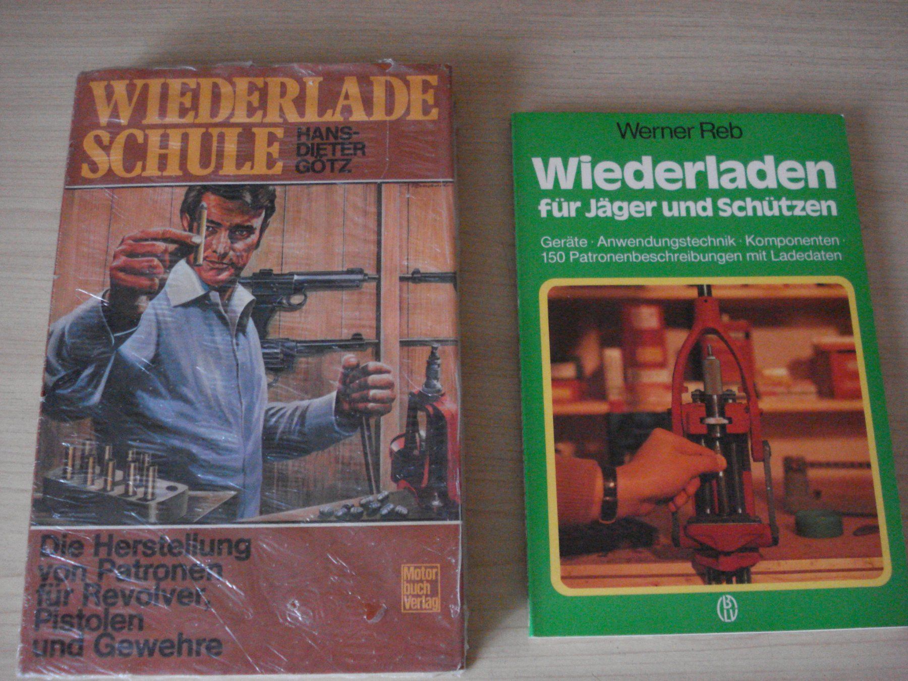Libri: 2 Wiederladebücher – Nuovo (secondo la descrizione) da Unteriberg venduto da gamswild