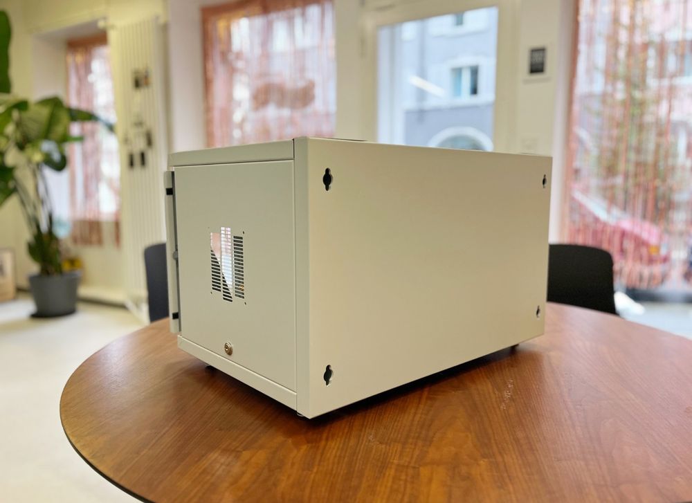 Rittal Netzwerkschrank Flatbox 600x400x358mm 7507.000 Rack (Gebraucht ...