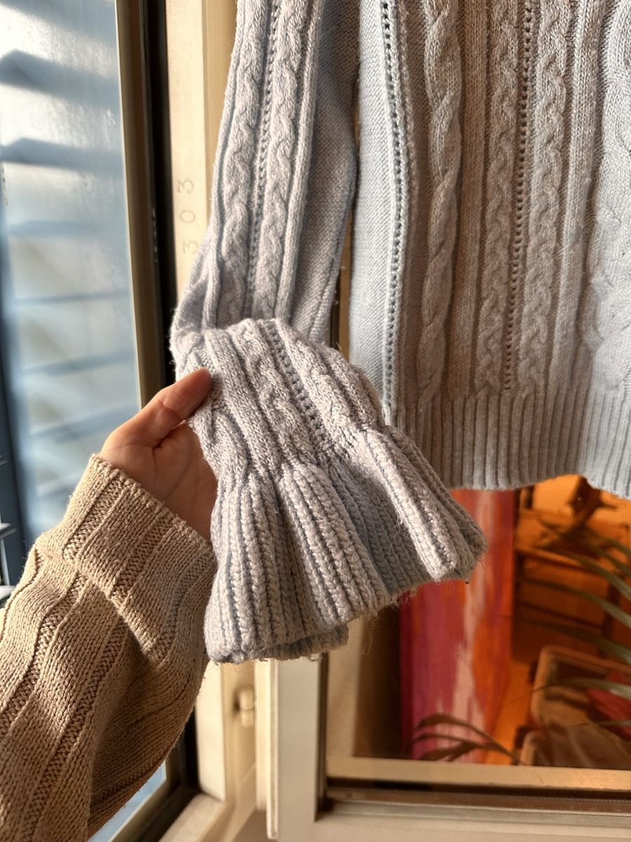 H&M Pullover & Sweatshirts: Blue Knit Sweater with Ruffle Details, Size S – Neu (gemäss Beschreibung) aus Zürich von BettinaMarie2308 1