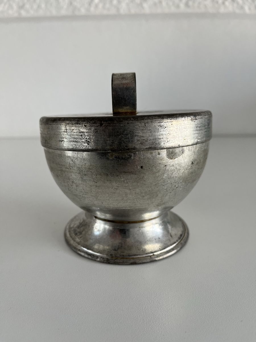 Tutte le decorazioni: Alte Pudding-Form aus Metall – Usato da Wetzikon ZH venduto da seli03 1