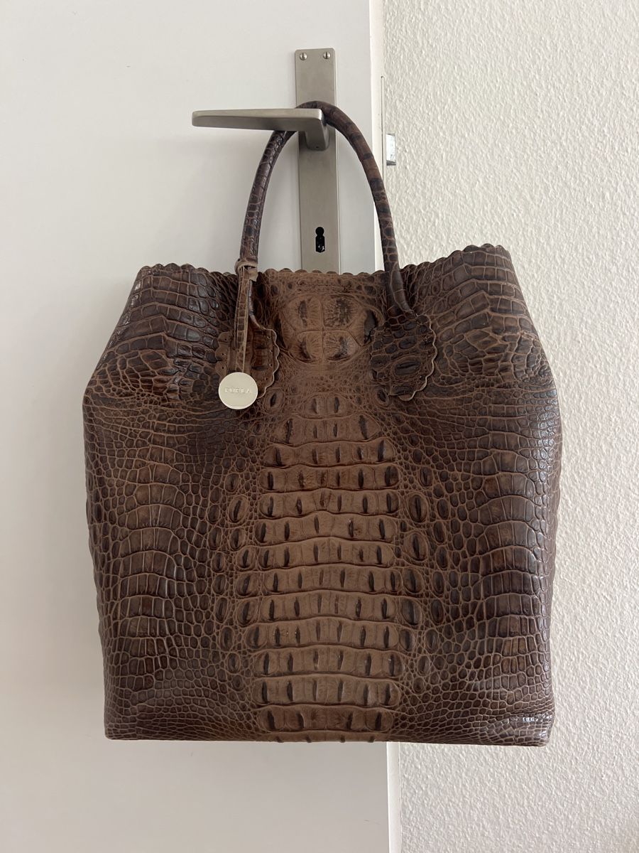 Furla Borse da donna: Furla Brown Croc Embossed Leather Tote – Usato da Zürich venduto da ralph__