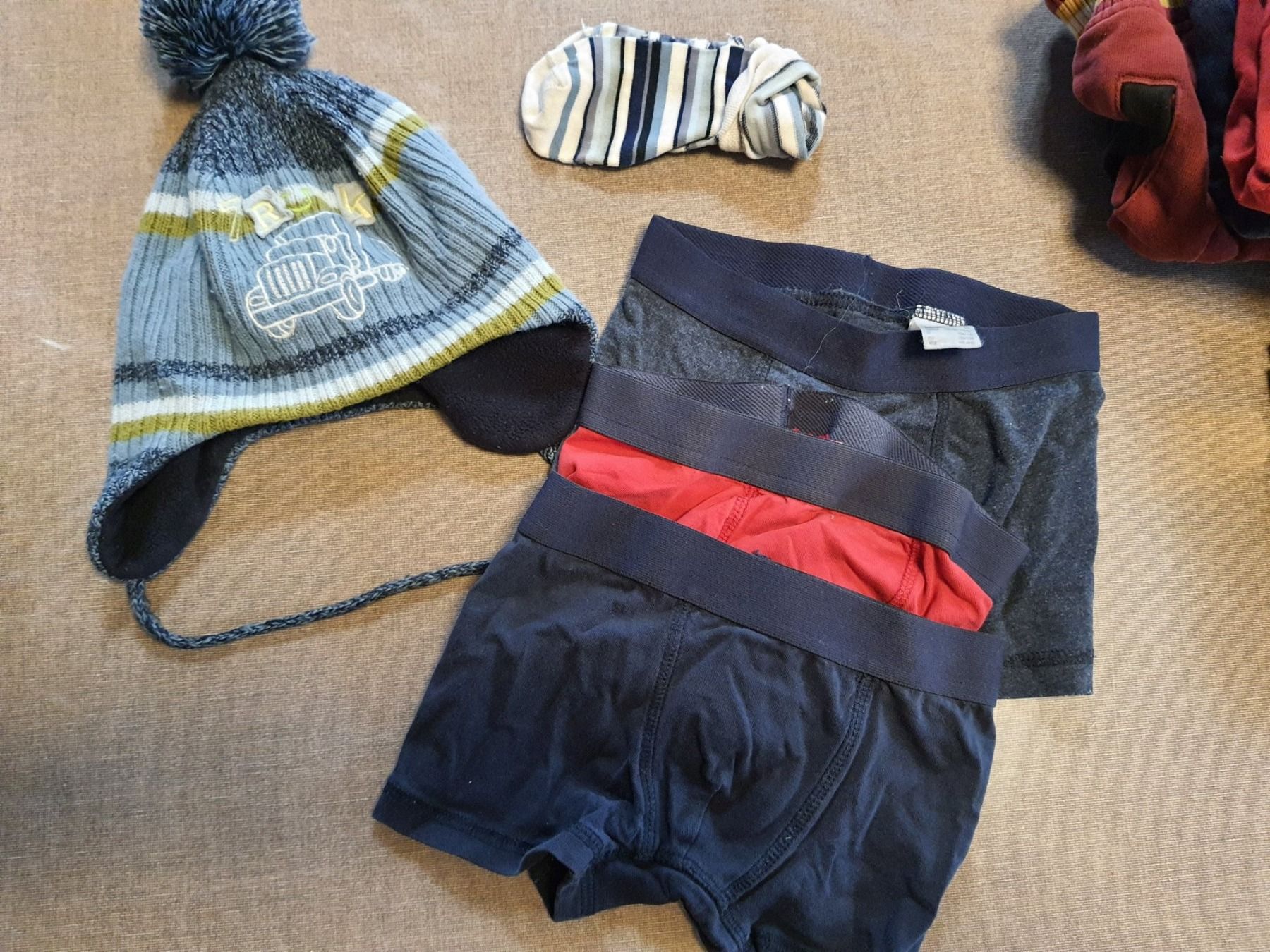 Kleiderpakete & -sets: Lot d'habits garçon taille 110 – Gebraucht aus Montmollin von islachat 2