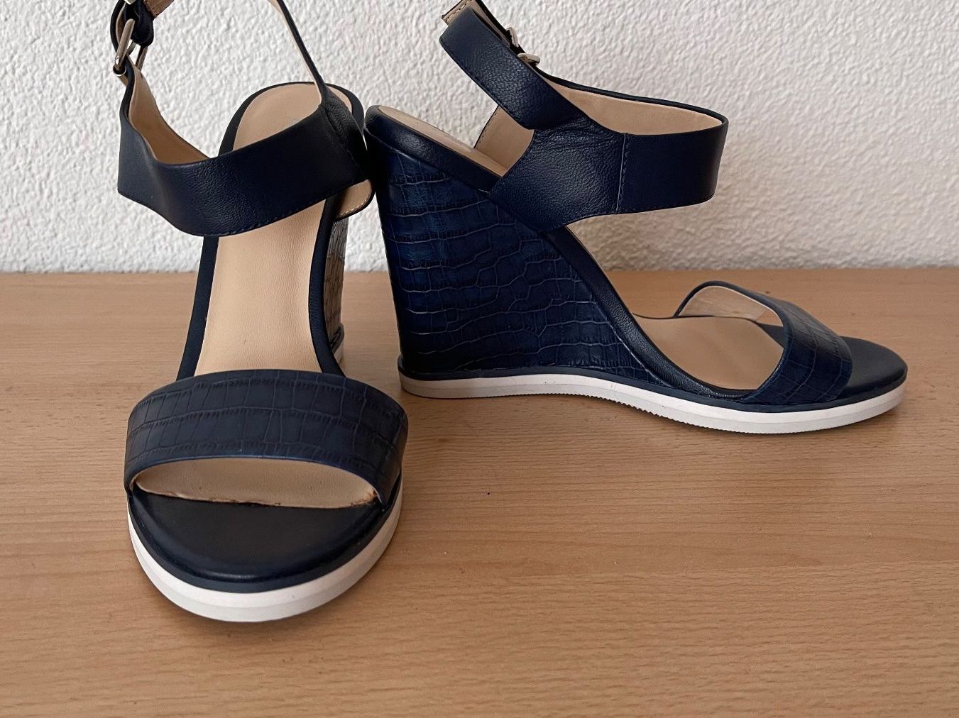 Geox Scarpe da donna: ATTIZZARE (IT) 40/NP65CHF 10/2cm Leder – Nuovo (secondo la descrizione) da Kölliken venduto da Prscoo 1