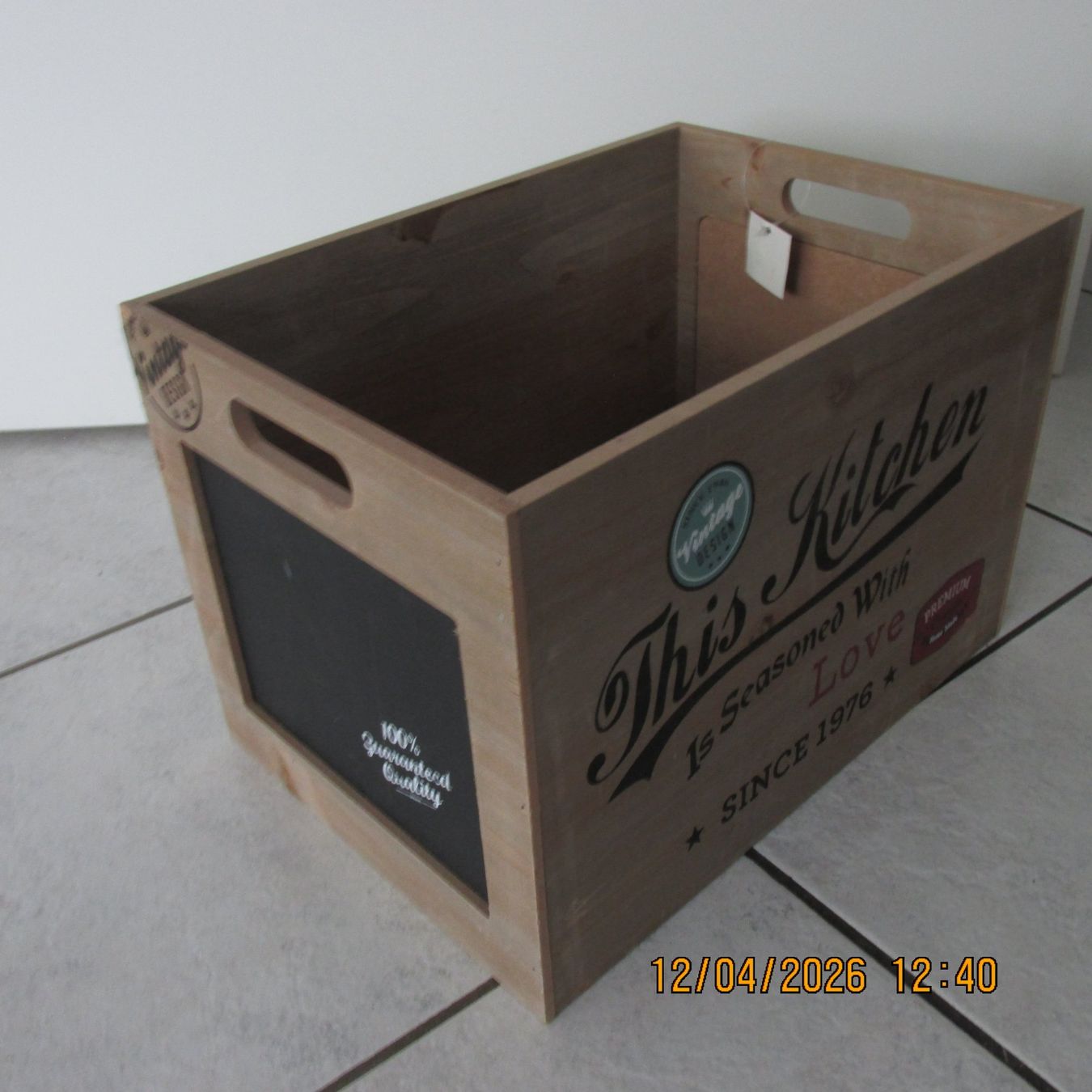 Transportkisten: Holzkiste Vintage Look mit Tafelfront – Gebraucht aus Galgenen von Forflowers