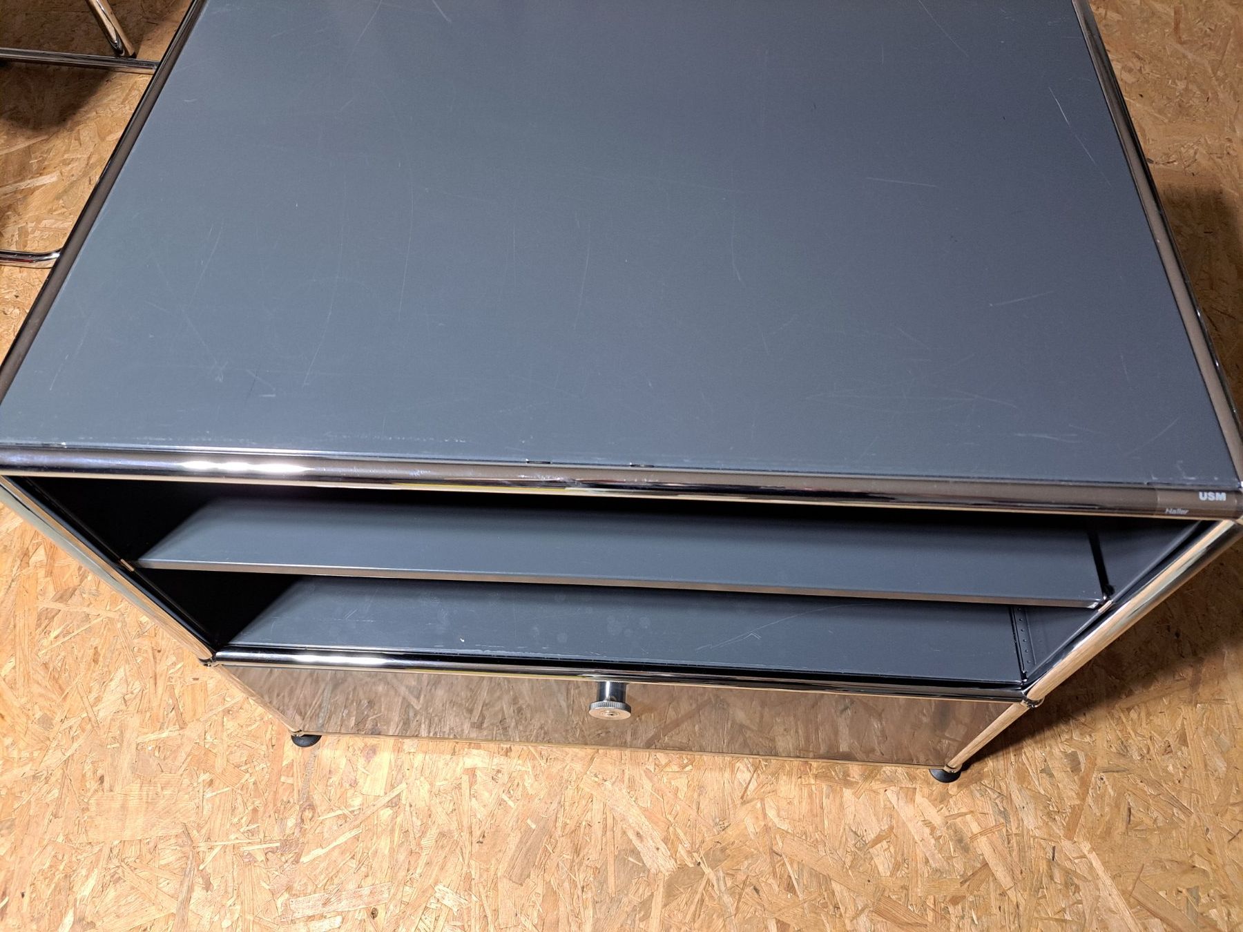 USM Mobili TV: USM TV Regal Anthrazitgrau (Preis VB) – Usato da Zürich venduto da LUXUS2020 5