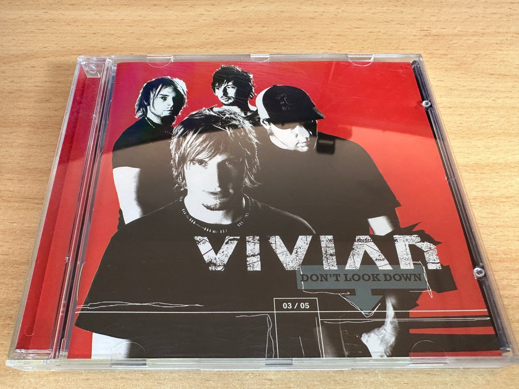 CD: Vivian – Don't Look Down – Usato da Rikon im Tösstal venduto da Alpenmutz