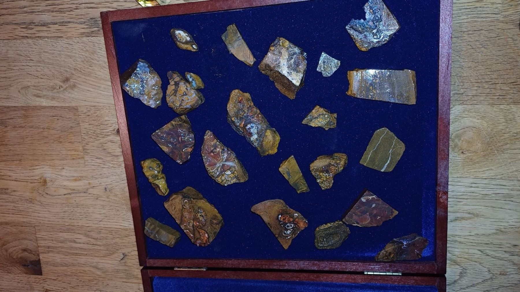Pietre preziose: Bolder Opale 410 Gramm – Usato da Flawil venduto da Naphtali 3