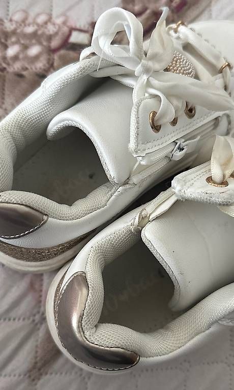 Schuhe für Mädchen: Chassure fille 32 – Gebraucht aus Renens VD von mary184 4