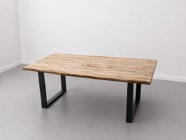 Tisch, Massivholz mit Baumkante