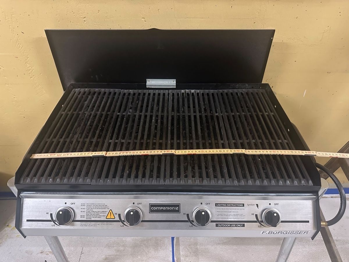 Grills: Companion Gas Grill gebraucht – Gebraucht aus Adligenswil von goverla11