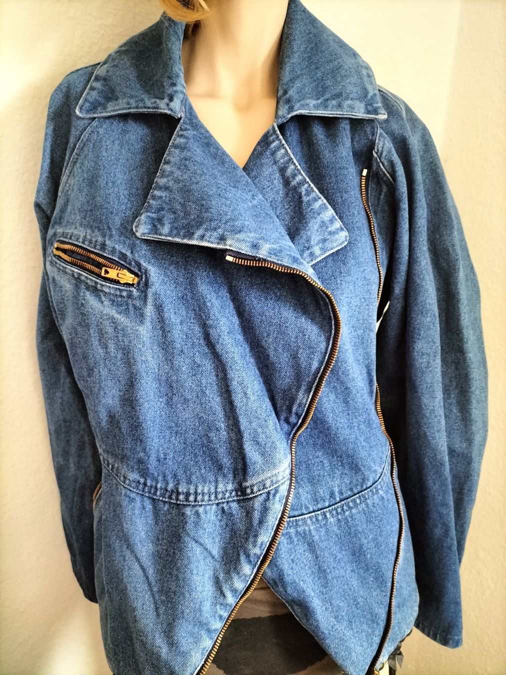 Giacche: traumhafte Jeansjacke, 80er Jahre – Usato da Pieterlen venduto da Plasticbox